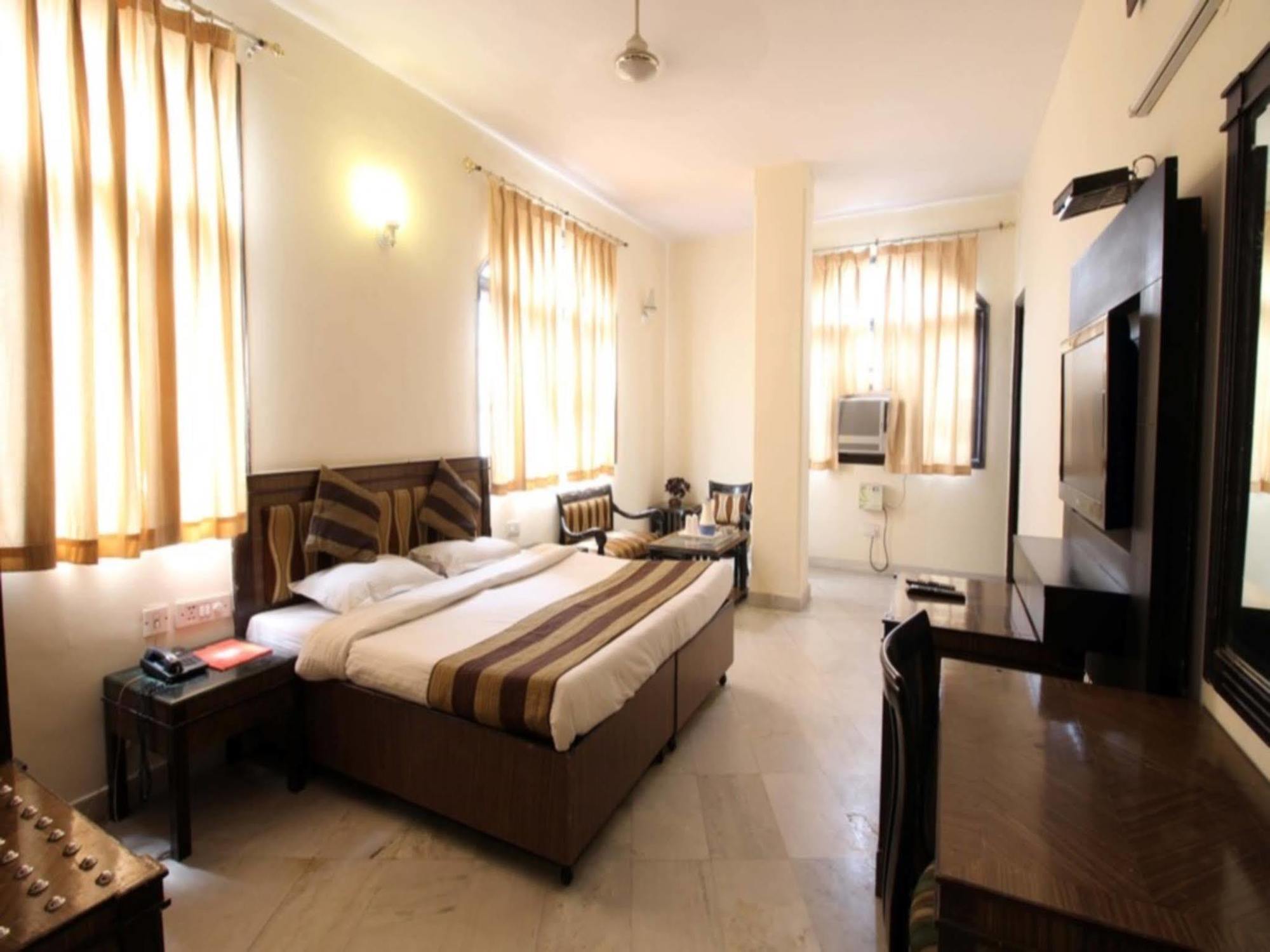 Hotel O Grand Central Delhi  Exterior photo